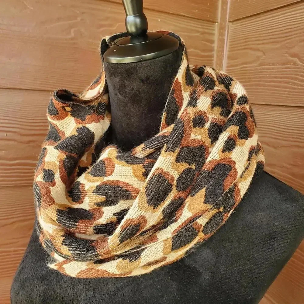 Liz Claiborne Leopard Print Infinity Scarf One Size 100% Acrylic NWOT